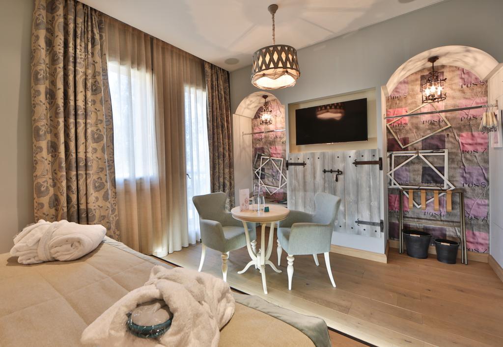 Superior Double Room,709382335:JPEG